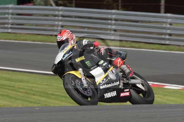 Motorcycle action photographs;Trackday digital images;event digital images;eventdigitalimages;no limits trackday;oulton park;oulton park circuit cheshire;oulton park photographs;peter wileman photography;trackday;trackday photos