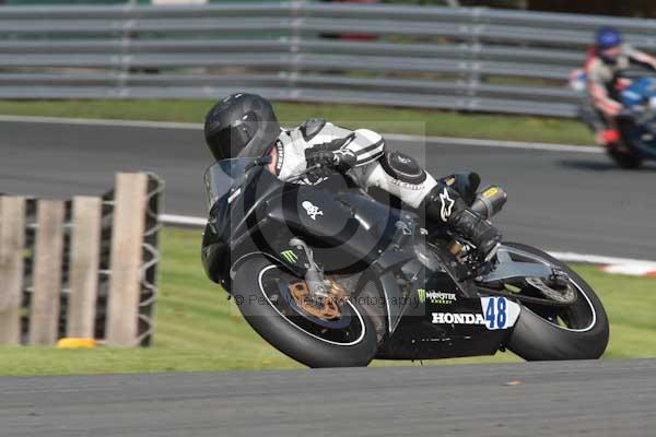 Motorcycle action photographs;Trackday digital images;event digital images;eventdigitalimages;no limits trackday;oulton park;oulton park circuit cheshire;oulton park photographs;peter wileman photography;trackday;trackday photos