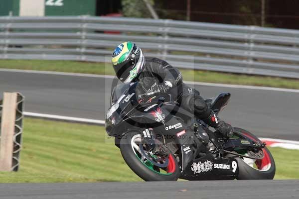 Motorcycle action photographs;Trackday digital images;event digital images;eventdigitalimages;no limits trackday;oulton park;oulton park circuit cheshire;oulton park photographs;peter wileman photography;trackday;trackday photos