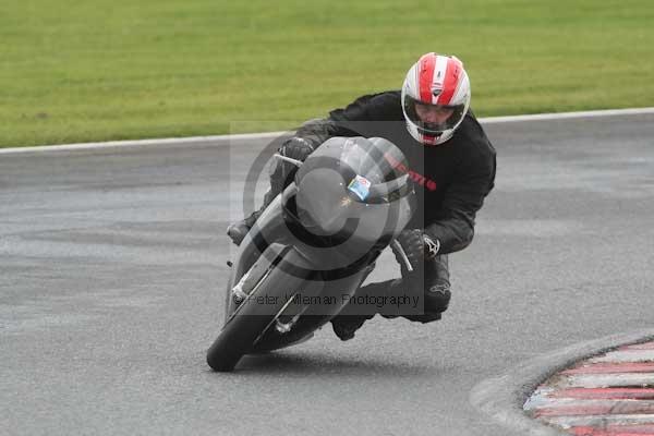 Motorcycle action photographs;Trackday digital images;event digital images;eventdigitalimages;no limits trackday;oulton park;oulton park circuit cheshire;oulton park photographs;peter wileman photography;trackday;trackday photos