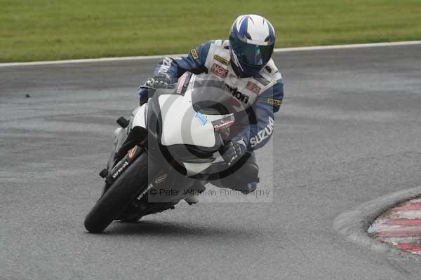 Motorcycle action photographs;Trackday digital images;event digital images;eventdigitalimages;no limits trackday;oulton park;oulton park circuit cheshire;oulton park photographs;peter wileman photography;trackday;trackday photos