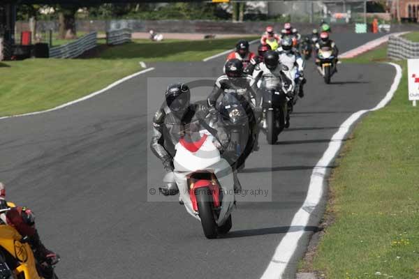 Motorcycle action photographs;Trackday digital images;event digital images;eventdigitalimages;no limits trackday;oulton park;oulton park circuit cheshire;oulton park photographs;peter wileman photography;trackday;trackday photos
