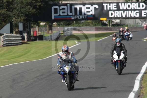 Motorcycle action photographs;Trackday digital images;event digital images;eventdigitalimages;no limits trackday;oulton park;oulton park circuit cheshire;oulton park photographs;peter wileman photography;trackday;trackday photos