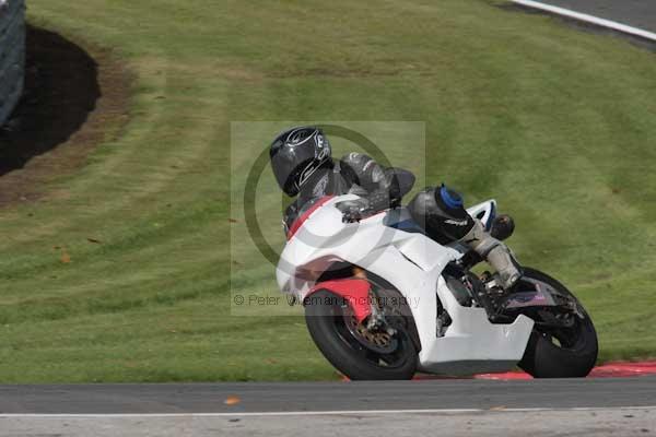 Motorcycle action photographs;Trackday digital images;event digital images;eventdigitalimages;no limits trackday;oulton park;oulton park circuit cheshire;oulton park photographs;peter wileman photography;trackday;trackday photos