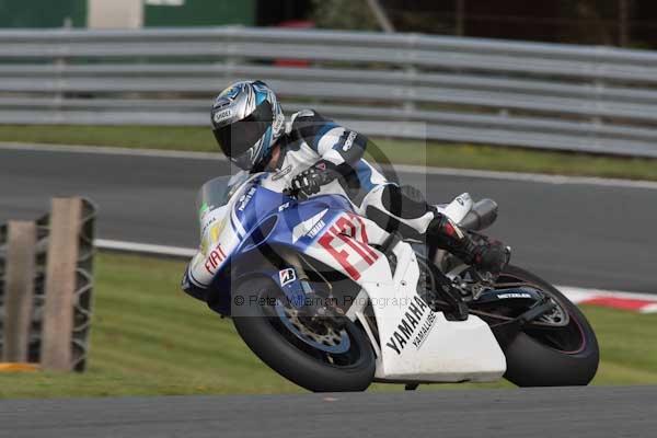 Motorcycle action photographs;Trackday digital images;event digital images;eventdigitalimages;no limits trackday;oulton park;oulton park circuit cheshire;oulton park photographs;peter wileman photography;trackday;trackday photos