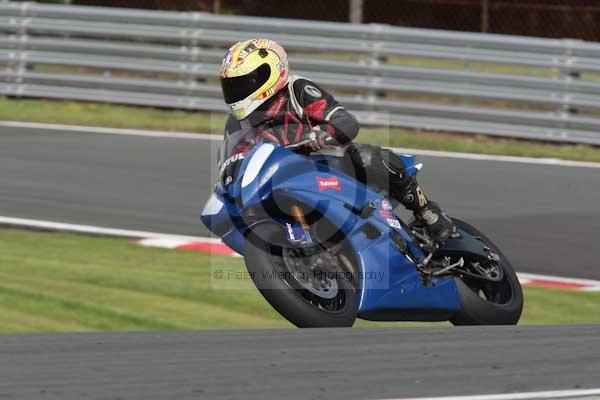 Motorcycle action photographs;Trackday digital images;event digital images;eventdigitalimages;no limits trackday;oulton park;oulton park circuit cheshire;oulton park photographs;peter wileman photography;trackday;trackday photos