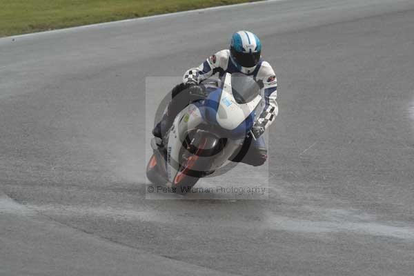 Motorcycle action photographs;Trackday digital images;event digital images;eventdigitalimages;no limits trackday;oulton park;oulton park circuit cheshire;oulton park photographs;peter wileman photography;trackday;trackday photos