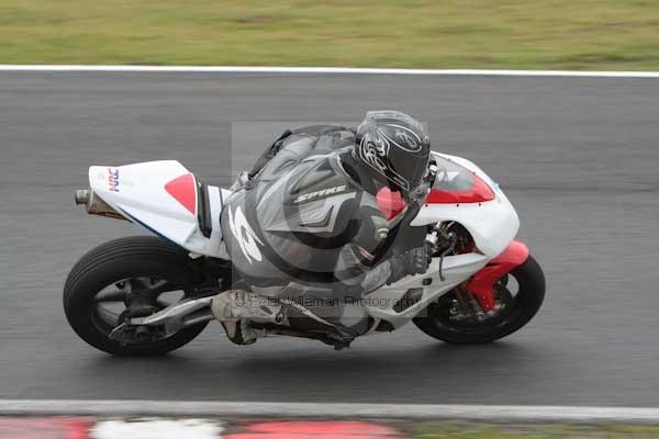 Motorcycle action photographs;Trackday digital images;event digital images;eventdigitalimages;no limits trackday;oulton park;oulton park circuit cheshire;oulton park photographs;peter wileman photography;trackday;trackday photos
