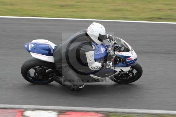 Motorcycle action photographs;Trackday digital images;event digital images;eventdigitalimages;no limits trackday;oulton park;oulton park circuit cheshire;oulton park photographs;peter wileman photography;trackday;trackday photos