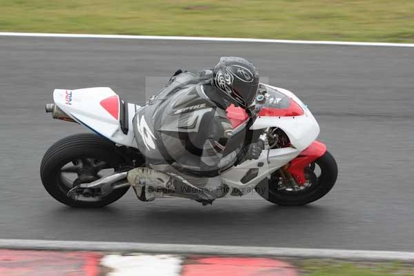 Motorcycle action photographs;Trackday digital images;event digital images;eventdigitalimages;no limits trackday;oulton park;oulton park circuit cheshire;oulton park photographs;peter wileman photography;trackday;trackday photos
