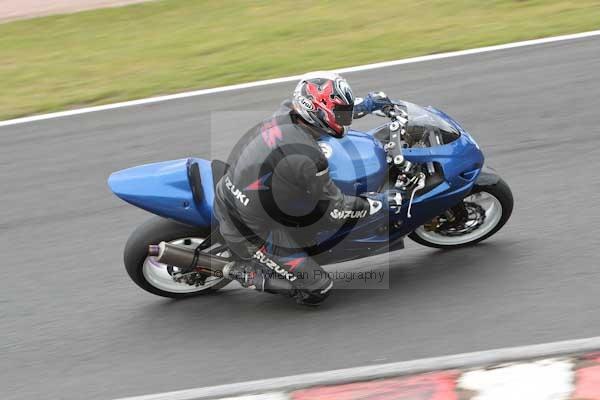 Motorcycle action photographs;Trackday digital images;event digital images;eventdigitalimages;no limits trackday;oulton park;oulton park circuit cheshire;oulton park photographs;peter wileman photography;trackday;trackday photos