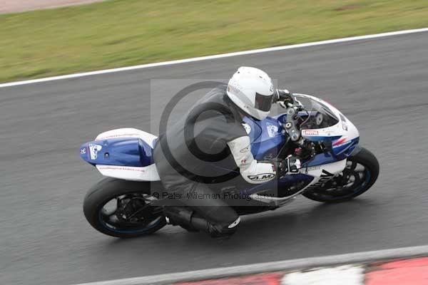 Motorcycle action photographs;Trackday digital images;event digital images;eventdigitalimages;no limits trackday;oulton park;oulton park circuit cheshire;oulton park photographs;peter wileman photography;trackday;trackday photos