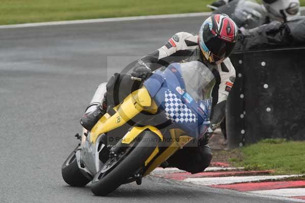 Motorcycle action photographs;Trackday digital images;event digital images;eventdigitalimages;no limits trackday;oulton park;oulton park circuit cheshire;oulton park photographs;peter wileman photography;trackday;trackday photos