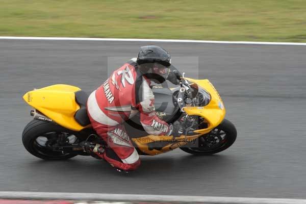 Motorcycle action photographs;Trackday digital images;event digital images;eventdigitalimages;no limits trackday;oulton park;oulton park circuit cheshire;oulton park photographs;peter wileman photography;trackday;trackday photos