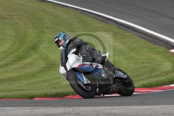 Motorcycle action photographs;Trackday digital images;event digital images;eventdigitalimages;no limits trackday;oulton park;oulton park circuit cheshire;oulton park photographs;peter wileman photography;trackday;trackday photos