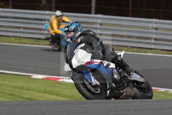 Motorcycle action photographs;Trackday digital images;event digital images;eventdigitalimages;no limits trackday;oulton park;oulton park circuit cheshire;oulton park photographs;peter wileman photography;trackday;trackday photos