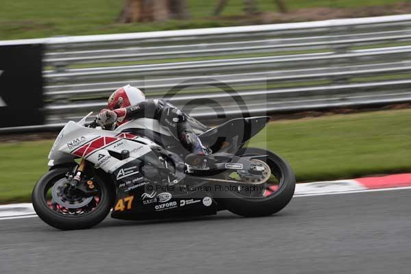 Motorcycle action photographs;Trackday digital images;event digital images;eventdigitalimages;no limits trackday;oulton park;oulton park circuit cheshire;oulton park photographs;peter wileman photography;trackday;trackday photos