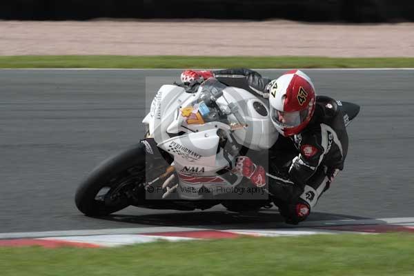 Motorcycle action photographs;Trackday digital images;event digital images;eventdigitalimages;no limits trackday;oulton park;oulton park circuit cheshire;oulton park photographs;peter wileman photography;trackday;trackday photos