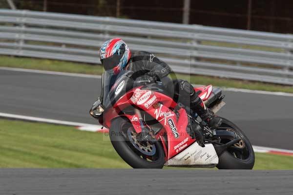 Motorcycle action photographs;Trackday digital images;event digital images;eventdigitalimages;no limits trackday;oulton park;oulton park circuit cheshire;oulton park photographs;peter wileman photography;trackday;trackday photos