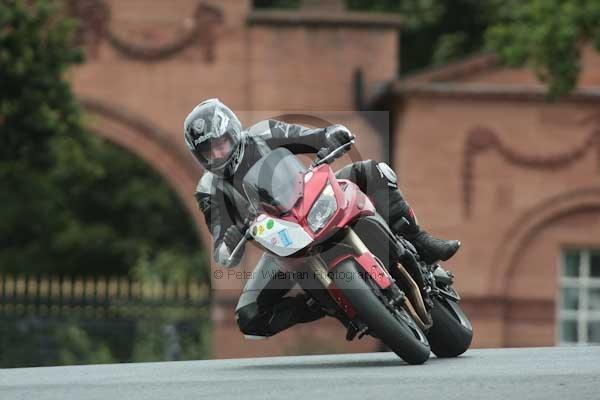 Motorcycle action photographs;Trackday digital images;event digital images;eventdigitalimages;no limits trackday;oulton park;oulton park circuit cheshire;oulton park photographs;peter wileman photography;trackday;trackday photos