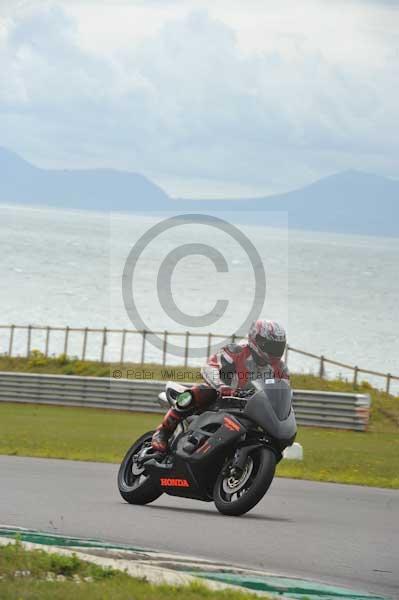 Motorcycle action photographs;Trackday digital images;Ty croes;anglesey;anglesey photographs;event digital images;eventdigitalimages;no limits trackday;peter wileman photography;trac mon;trackday;trackday photos
