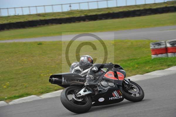 Motorcycle action photographs;Trackday digital images;Ty croes;anglesey;anglesey photographs;event digital images;eventdigitalimages;no limits trackday;peter wileman photography;trac mon;trackday;trackday photos