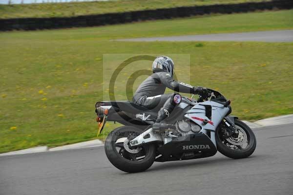 Motorcycle action photographs;Trackday digital images;Ty croes;anglesey;anglesey photographs;event digital images;eventdigitalimages;no limits trackday;peter wileman photography;trac mon;trackday;trackday photos