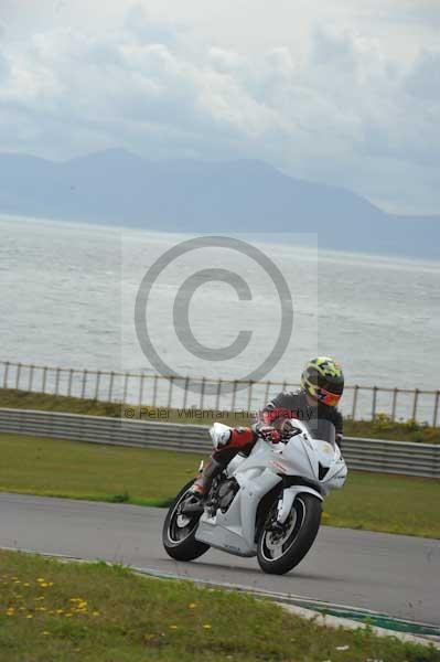 Motorcycle action photographs;Trackday digital images;Ty croes;anglesey;anglesey photographs;event digital images;eventdigitalimages;no limits trackday;peter wileman photography;trac mon;trackday;trackday photos