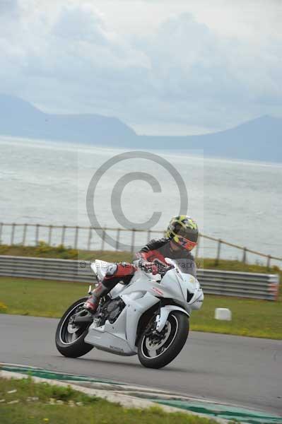 Motorcycle action photographs;Trackday digital images;Ty croes;anglesey;anglesey photographs;event digital images;eventdigitalimages;no limits trackday;peter wileman photography;trac mon;trackday;trackday photos