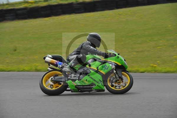 Motorcycle action photographs;Trackday digital images;Ty croes;anglesey;anglesey photographs;event digital images;eventdigitalimages;no limits trackday;peter wileman photography;trac mon;trackday;trackday photos