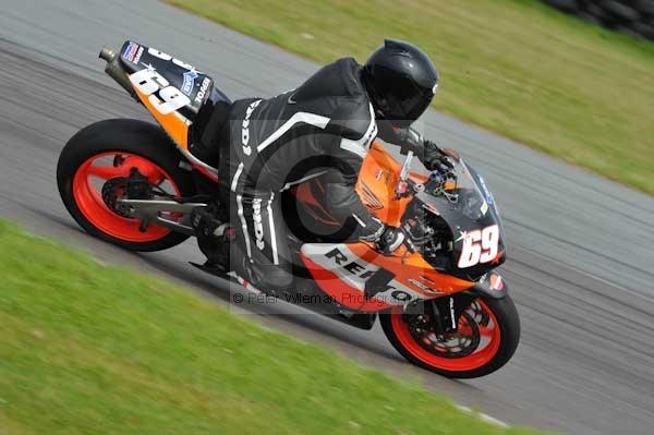 Motorcycle action photographs;Trackday digital images;Ty croes;anglesey;anglesey photographs;event digital images;eventdigitalimages;no limits trackday;peter wileman photography;trac mon;trackday;trackday photos