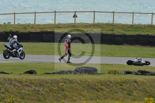 Motorcycle action photographs;Trackday digital images;Ty croes;anglesey;anglesey photographs;event digital images;eventdigitalimages;no limits trackday;peter wileman photography;trac mon;trackday;trackday photos