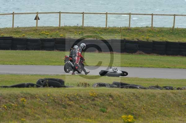 Motorcycle action photographs;Trackday digital images;Ty croes;anglesey;anglesey photographs;event digital images;eventdigitalimages;no limits trackday;peter wileman photography;trac mon;trackday;trackday photos
