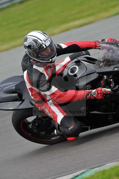 Motorcycle action photographs;Trackday digital images;Ty croes;anglesey;anglesey photographs;event digital images;eventdigitalimages;no limits trackday;peter wileman photography;trac mon;trackday;trackday photos