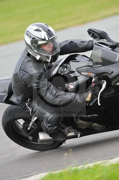 Motorcycle action photographs;Trackday digital images;Ty croes;anglesey;anglesey photographs;event digital images;eventdigitalimages;no limits trackday;peter wileman photography;trac mon;trackday;trackday photos