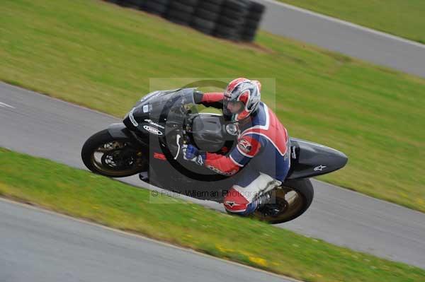 Motorcycle action photographs;Trackday digital images;Ty croes;anglesey;anglesey photographs;event digital images;eventdigitalimages;no limits trackday;peter wileman photography;trac mon;trackday;trackday photos