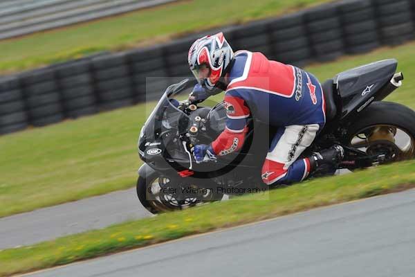 Motorcycle action photographs;Trackday digital images;Ty croes;anglesey;anglesey photographs;event digital images;eventdigitalimages;no limits trackday;peter wileman photography;trac mon;trackday;trackday photos