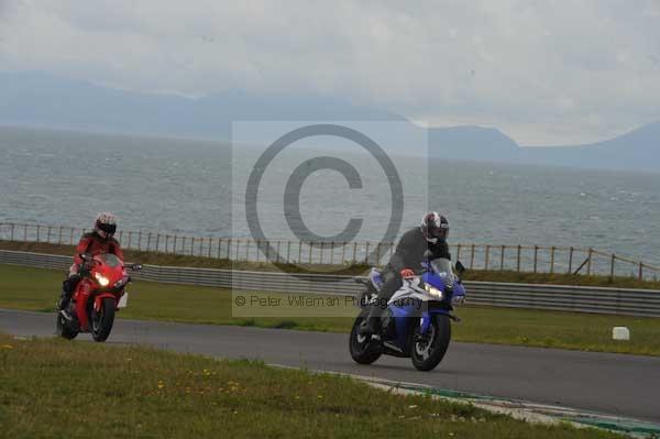 Motorcycle action photographs;Trackday digital images;Ty croes;anglesey;anglesey photographs;event digital images;eventdigitalimages;no limits trackday;peter wileman photography;trac mon;trackday;trackday photos