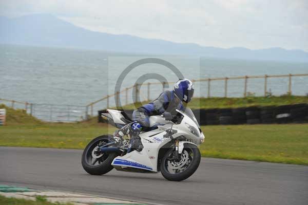 Motorcycle action photographs;Trackday digital images;Ty croes;anglesey;anglesey photographs;event digital images;eventdigitalimages;no limits trackday;peter wileman photography;trac mon;trackday;trackday photos