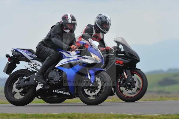 Motorcycle action photographs;Trackday digital images;Ty croes;anglesey;anglesey photographs;event digital images;eventdigitalimages;no limits trackday;peter wileman photography;trac mon;trackday;trackday photos