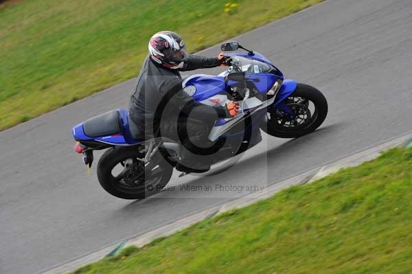 Motorcycle action photographs;Trackday digital images;Ty croes;anglesey;anglesey photographs;event digital images;eventdigitalimages;no limits trackday;peter wileman photography;trac mon;trackday;trackday photos
