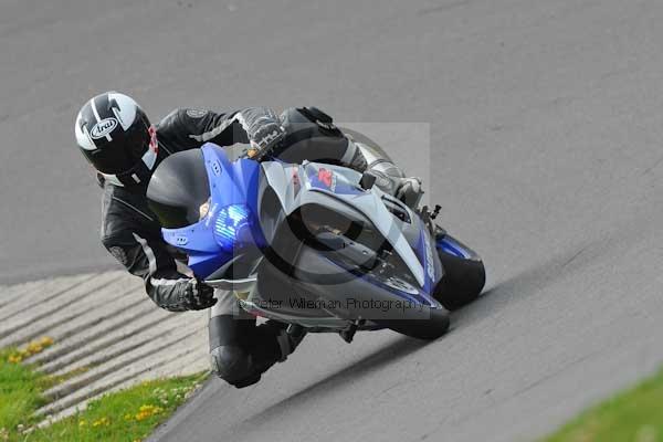 Motorcycle action photographs;Trackday digital images;Ty croes;anglesey;anglesey photographs;event digital images;eventdigitalimages;no limits trackday;peter wileman photography;trac mon;trackday;trackday photos