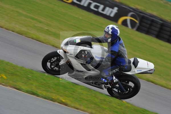 Motorcycle action photographs;Trackday digital images;Ty croes;anglesey;anglesey photographs;event digital images;eventdigitalimages;no limits trackday;peter wileman photography;trac mon;trackday;trackday photos