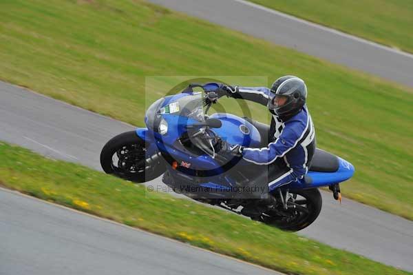 Motorcycle action photographs;Trackday digital images;Ty croes;anglesey;anglesey photographs;event digital images;eventdigitalimages;no limits trackday;peter wileman photography;trac mon;trackday;trackday photos