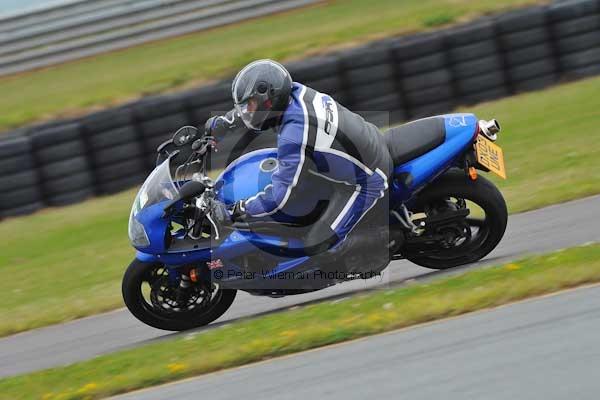Motorcycle action photographs;Trackday digital images;Ty croes;anglesey;anglesey photographs;event digital images;eventdigitalimages;no limits trackday;peter wileman photography;trac mon;trackday;trackday photos