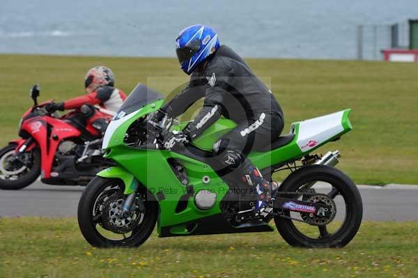 Motorcycle action photographs;Trackday digital images;Ty croes;anglesey;anglesey photographs;event digital images;eventdigitalimages;no limits trackday;peter wileman photography;trac mon;trackday;trackday photos