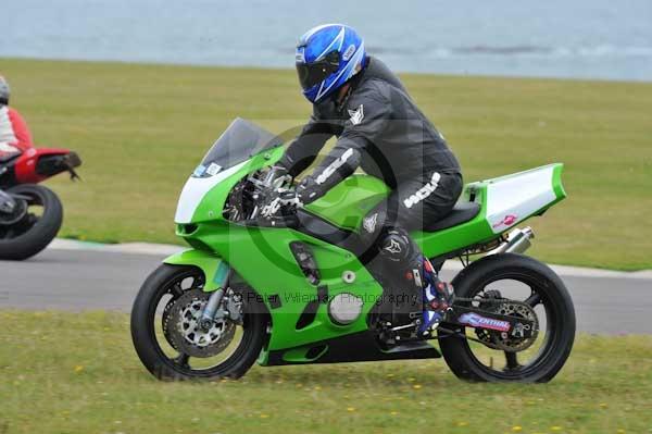 Motorcycle action photographs;Trackday digital images;Ty croes;anglesey;anglesey photographs;event digital images;eventdigitalimages;no limits trackday;peter wileman photography;trac mon;trackday;trackday photos