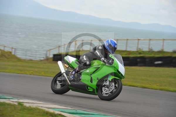Motorcycle action photographs;Trackday digital images;Ty croes;anglesey;anglesey photographs;event digital images;eventdigitalimages;no limits trackday;peter wileman photography;trac mon;trackday;trackday photos