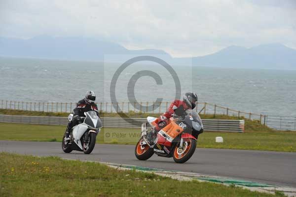 Motorcycle action photographs;Trackday digital images;Ty croes;anglesey;anglesey photographs;event digital images;eventdigitalimages;no limits trackday;peter wileman photography;trac mon;trackday;trackday photos