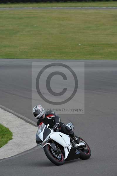 Motorcycle action photographs;Trackday digital images;Ty croes;anglesey;anglesey photographs;event digital images;eventdigitalimages;no limits trackday;peter wileman photography;trac mon;trackday;trackday photos